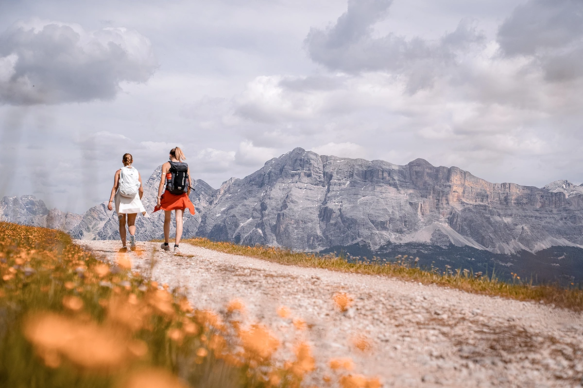 trekking and hiking go altura